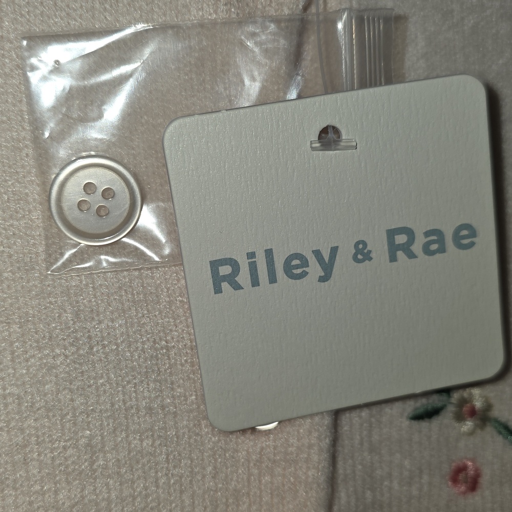 Riley And Rae Cropped Sweater & Scrunchie Set (Size L) NWT Pretty!!! - Picture 3 of 8